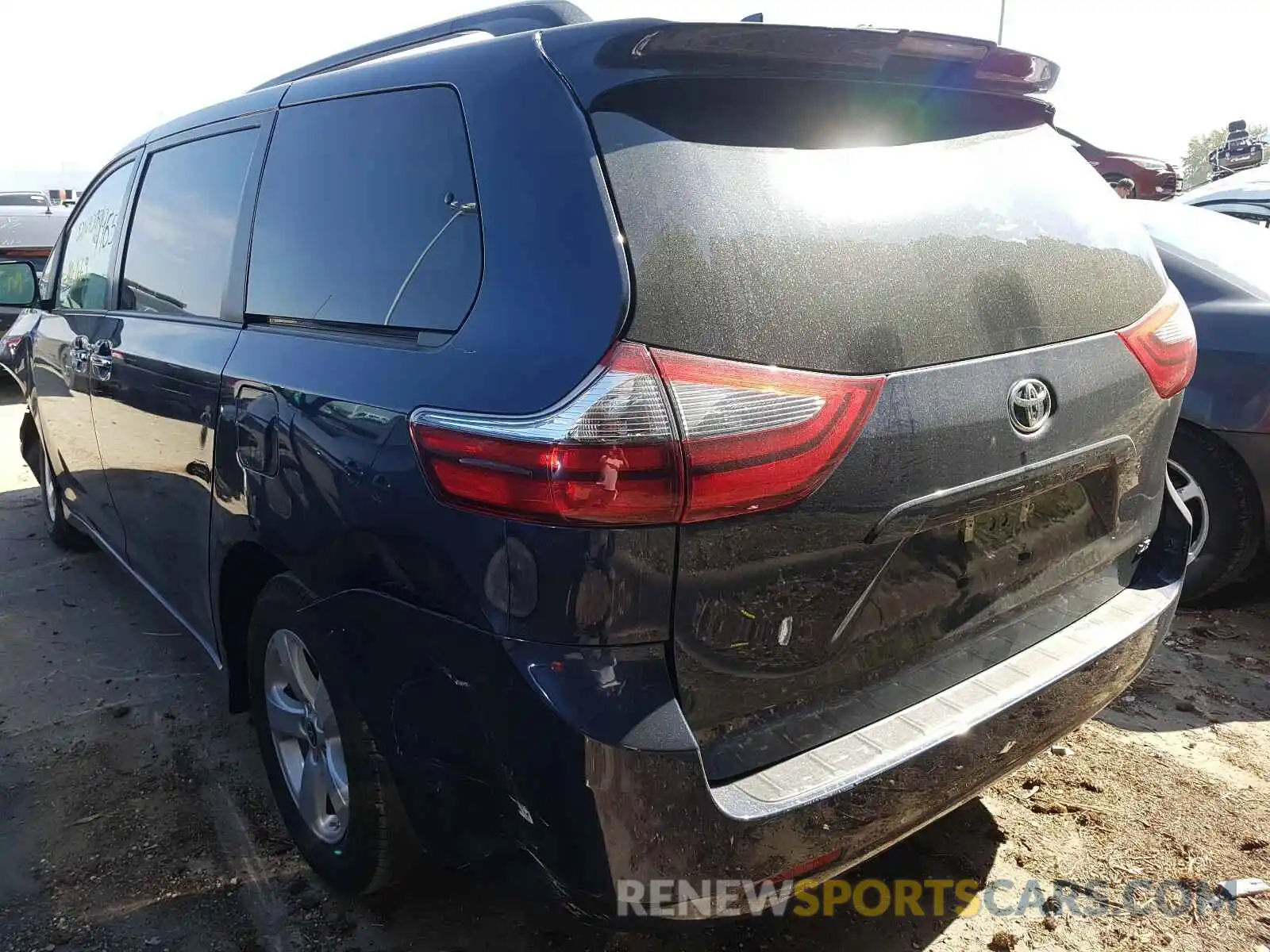 3 Photograph of a damaged car 5TDKZ3DC4LS075483 TOYOTA SIENNA 2020