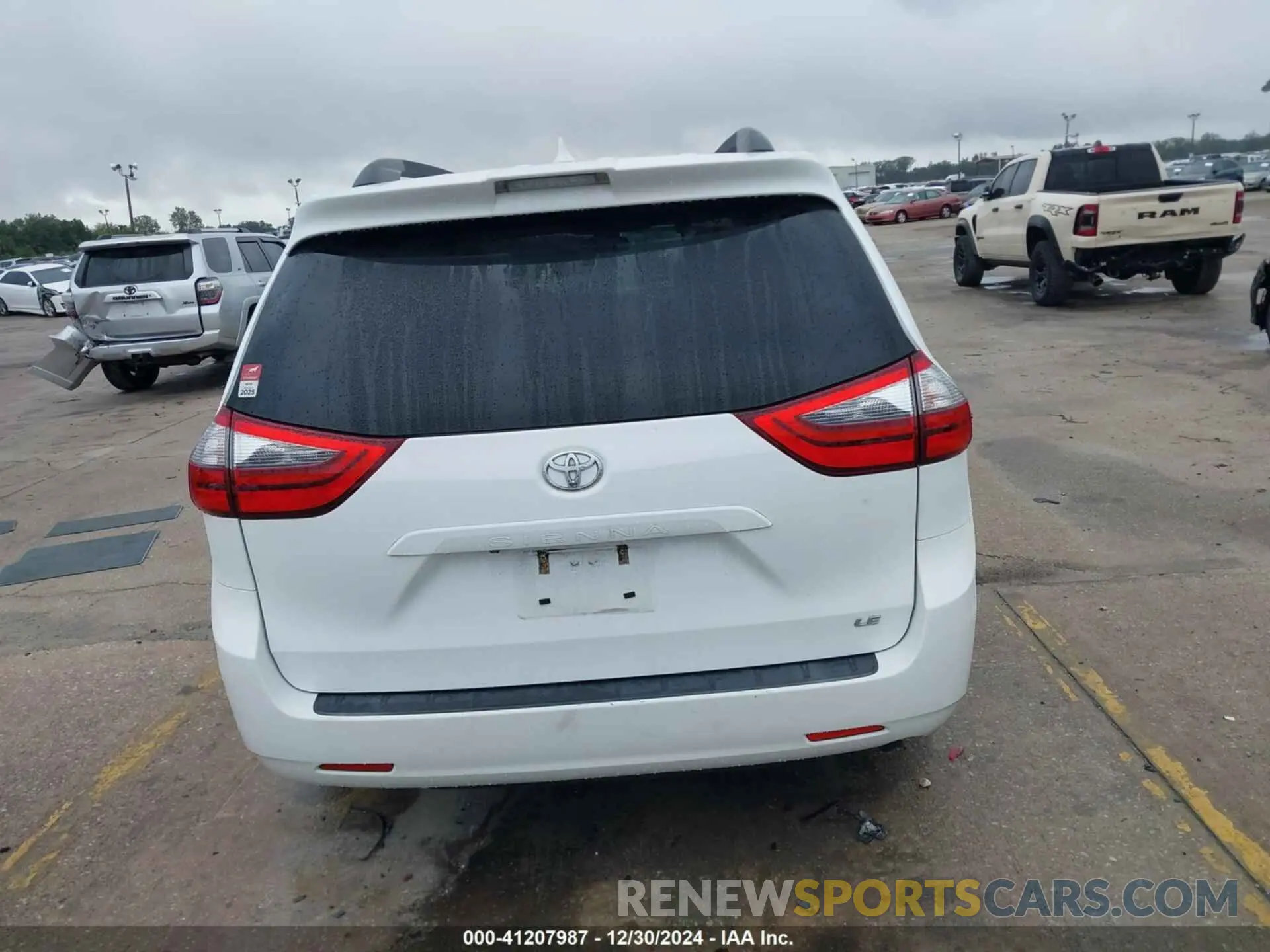 16 Photograph of a damaged car 5TDKZ3DC5LS068784 TOYOTA SIENNA 2020