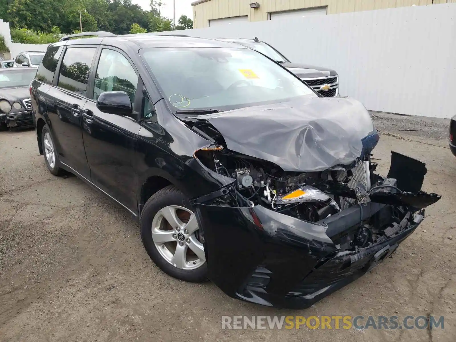 1 Photograph of a damaged car 5TDKZ3DC5LS083673 TOYOTA SIENNA 2020