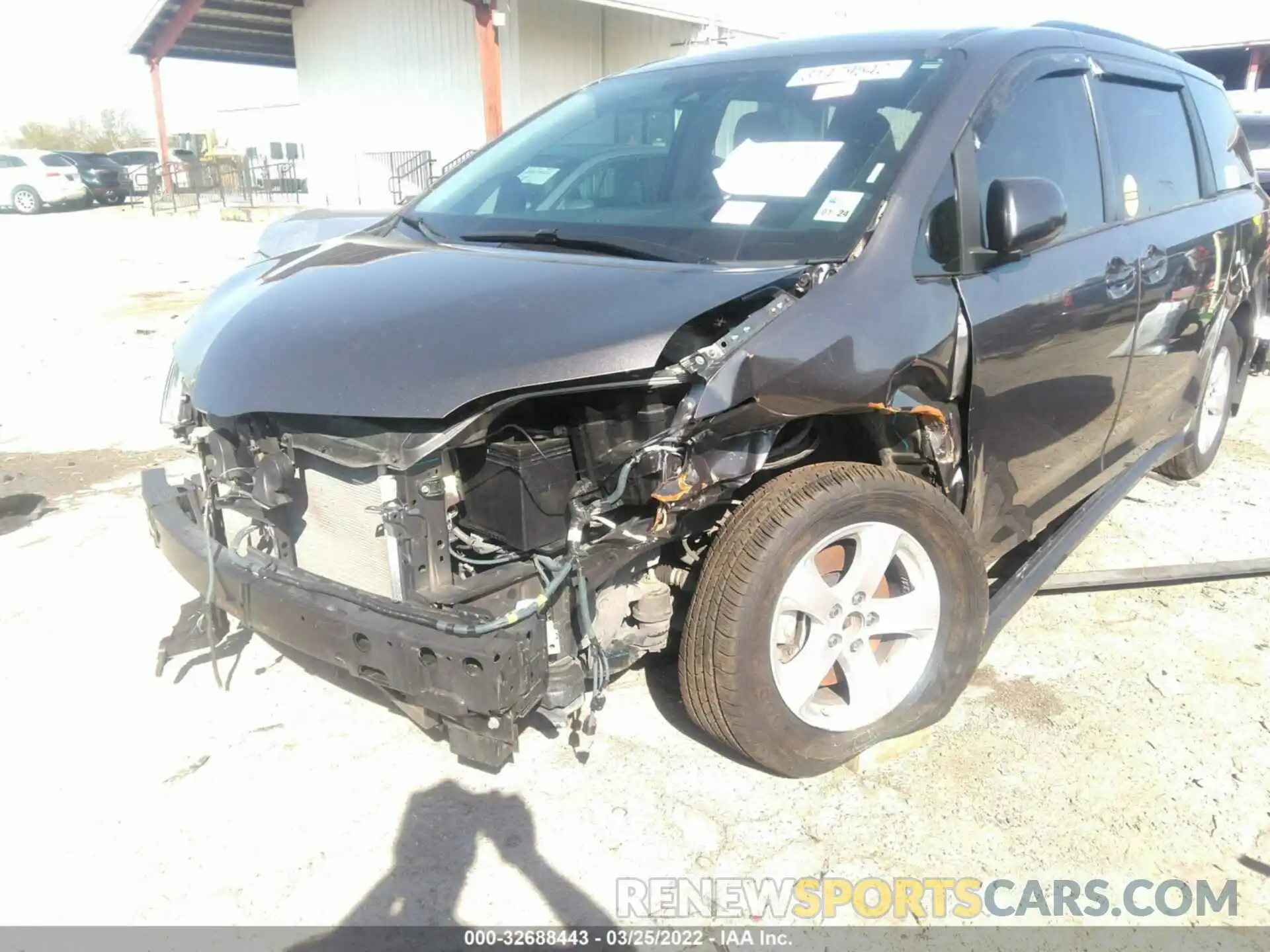 6 Photograph of a damaged car 5TDKZ3DC6LS058717 TOYOTA SIENNA 2020