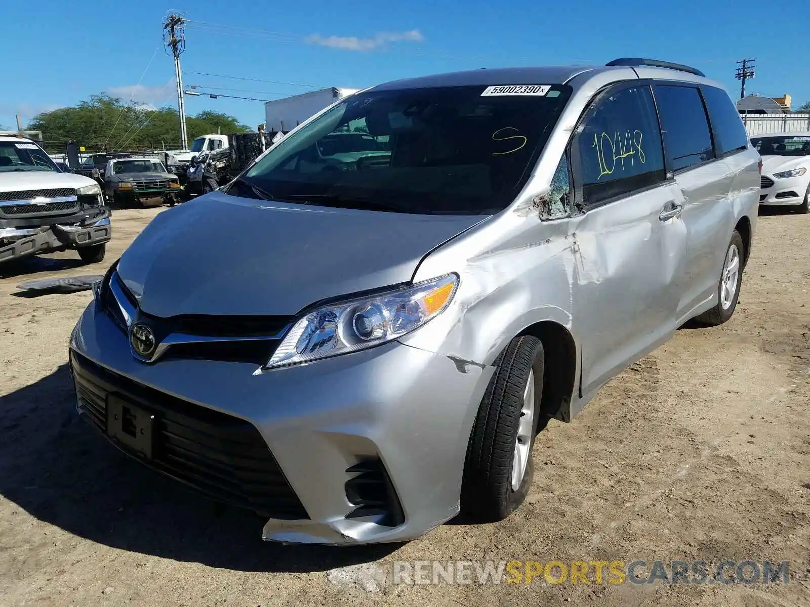 2 Photograph of a damaged car 5TDKZ3DC6LS066042 TOYOTA SIENNA 2020