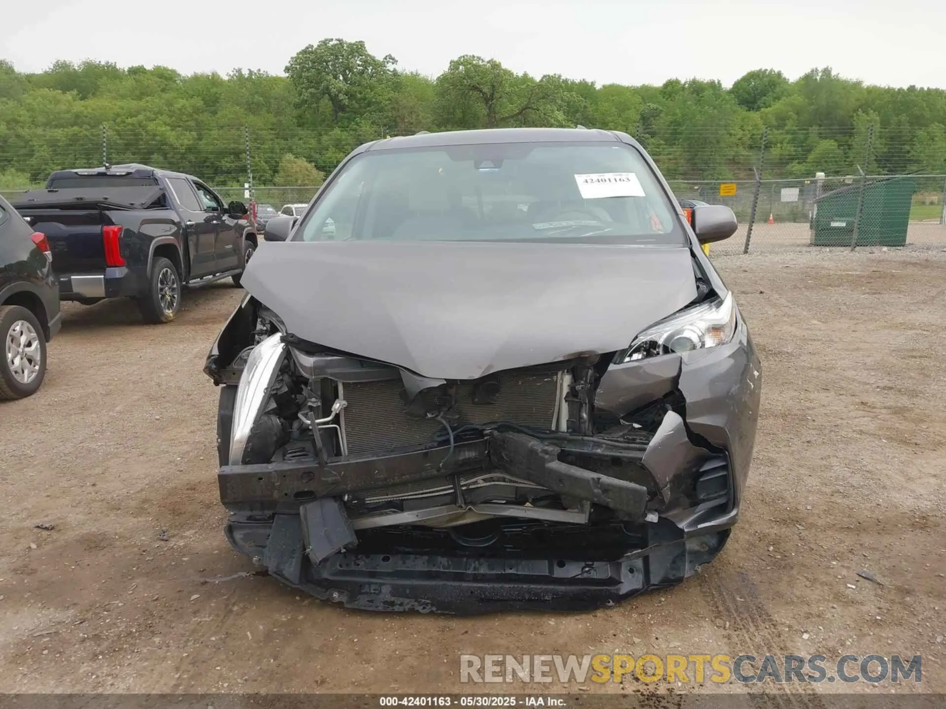 12 Photograph of a damaged car 5TDKZ3DC6LS083567 TOYOTA SIENNA 2020