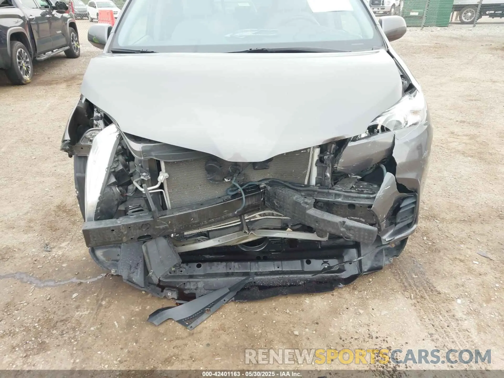 6 Photograph of a damaged car 5TDKZ3DC6LS083567 TOYOTA SIENNA 2020