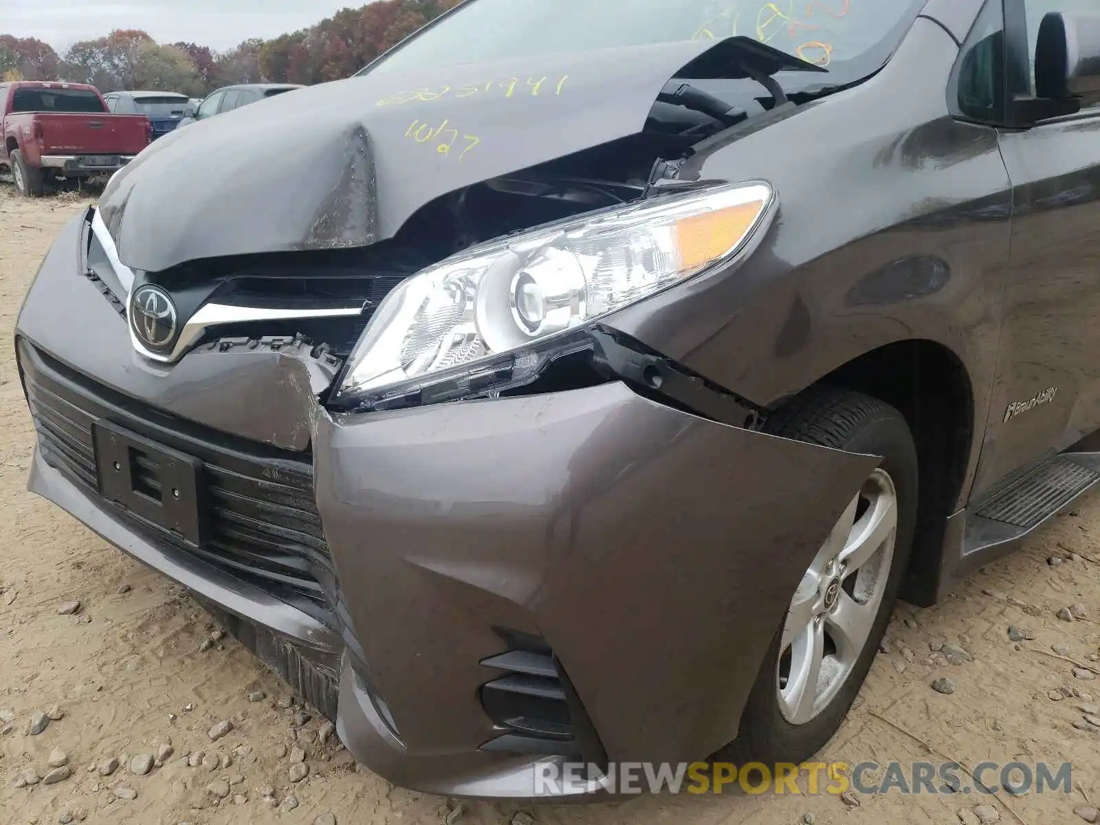 9 Photograph of a damaged car 5TDKZ3DC7LS077888 TOYOTA SIENNA 2020