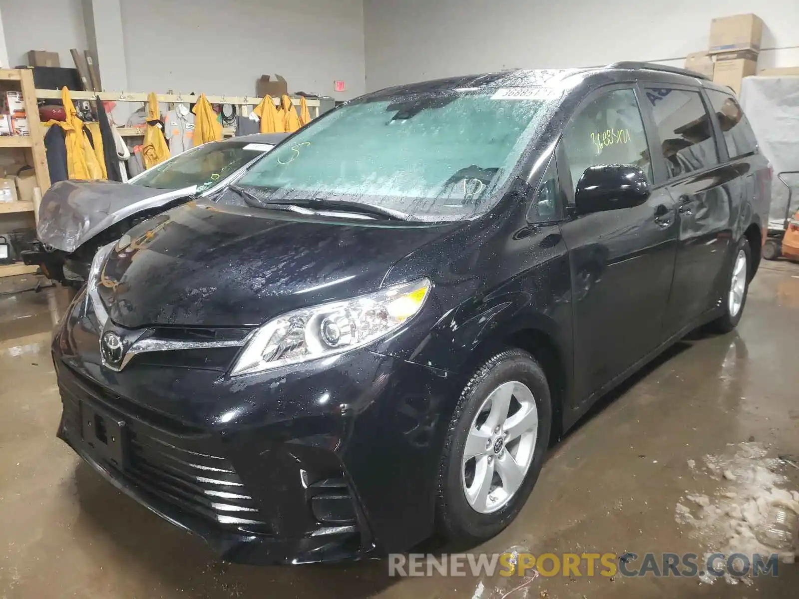 2 Photograph of a damaged car 5TDKZ3DC7LS082900 TOYOTA SIENNA 2020