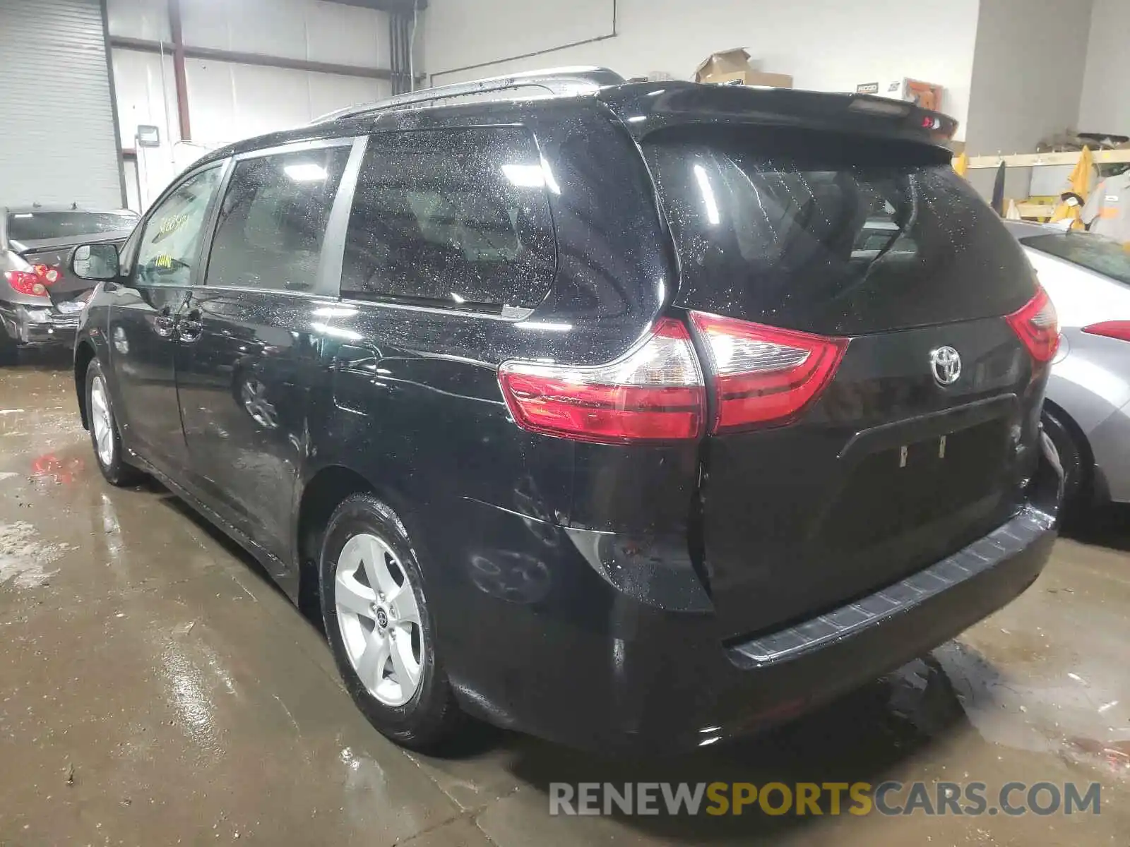 3 Photograph of a damaged car 5TDKZ3DC7LS082900 TOYOTA SIENNA 2020