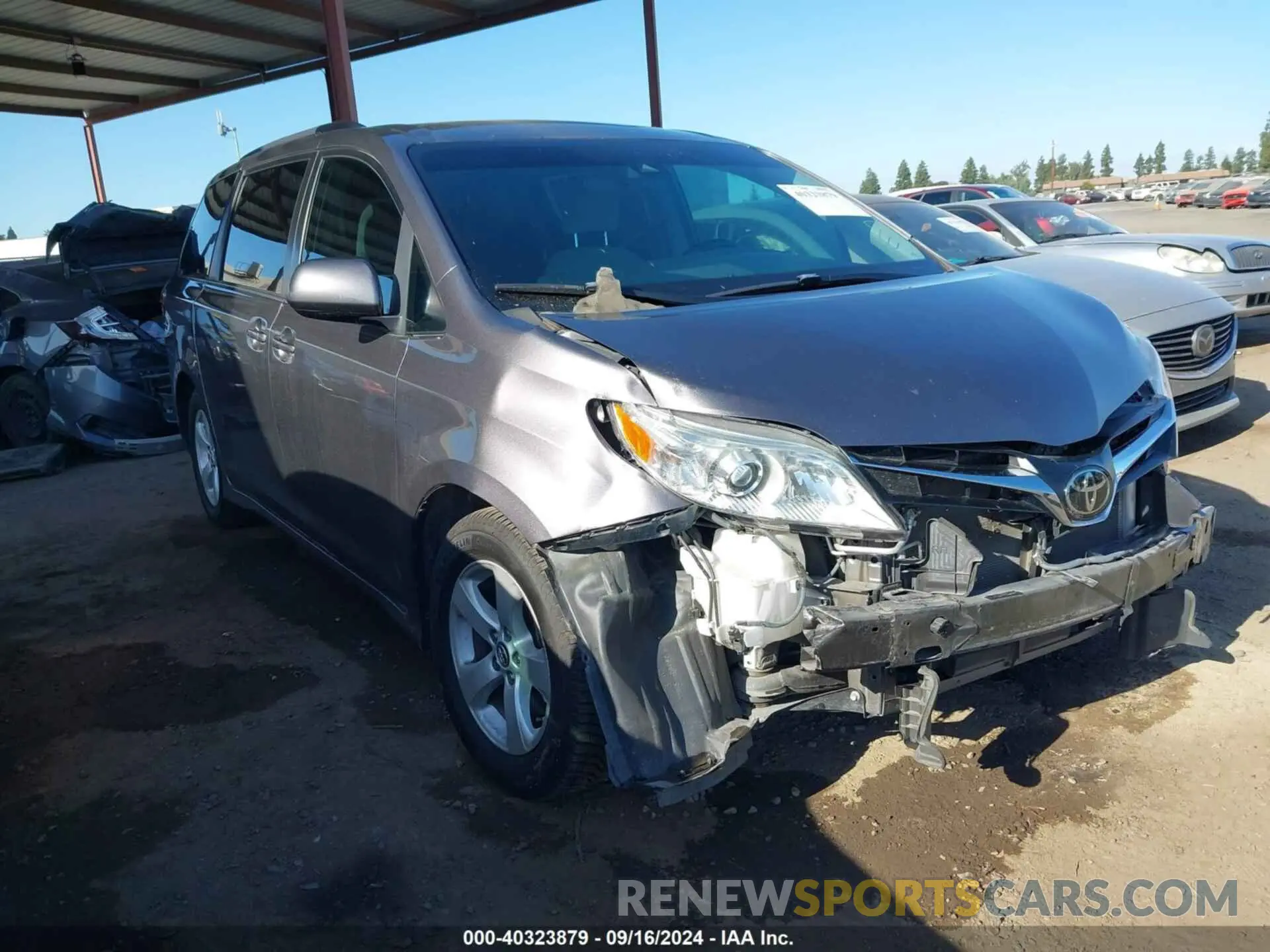 13 Photograph of a damaged car 5TDKZ3DC8LS039733 TOYOTA SIENNA 2020