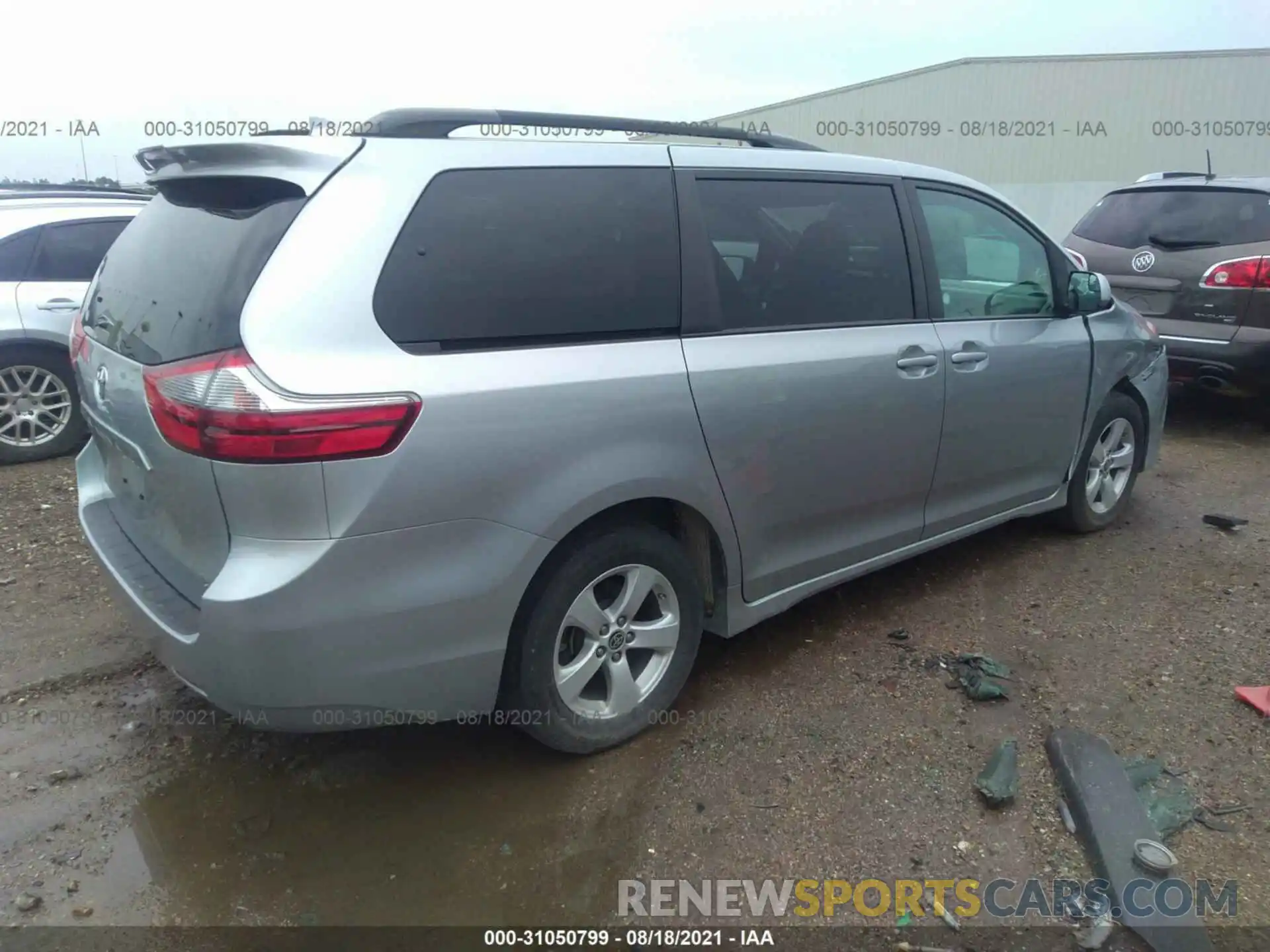 4 Photograph of a damaged car 5TDKZ3DC8LS063918 TOYOTA SIENNA 2020