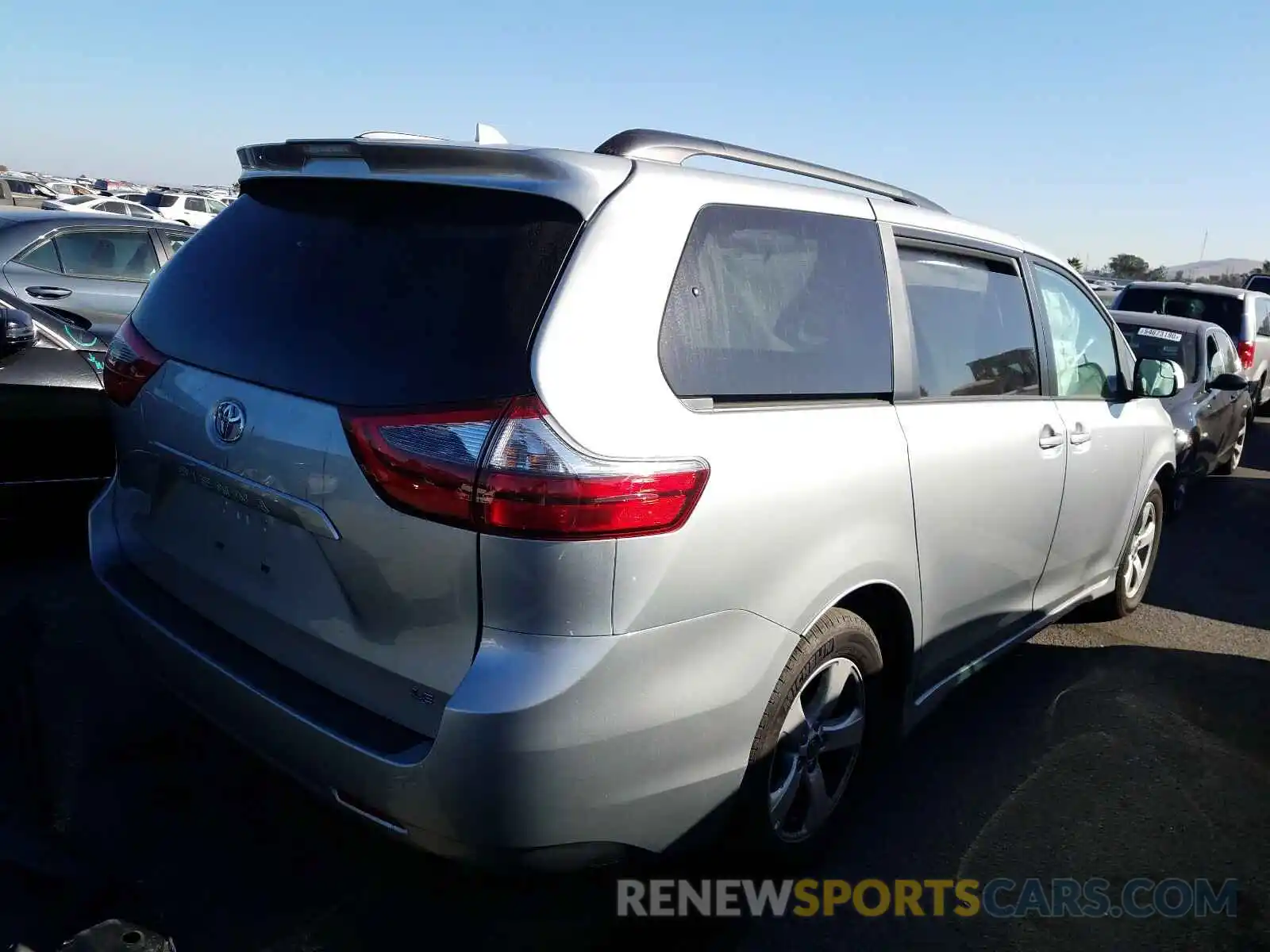 4 Photograph of a damaged car 5TDKZ3DC8LS073719 TOYOTA SIENNA 2020