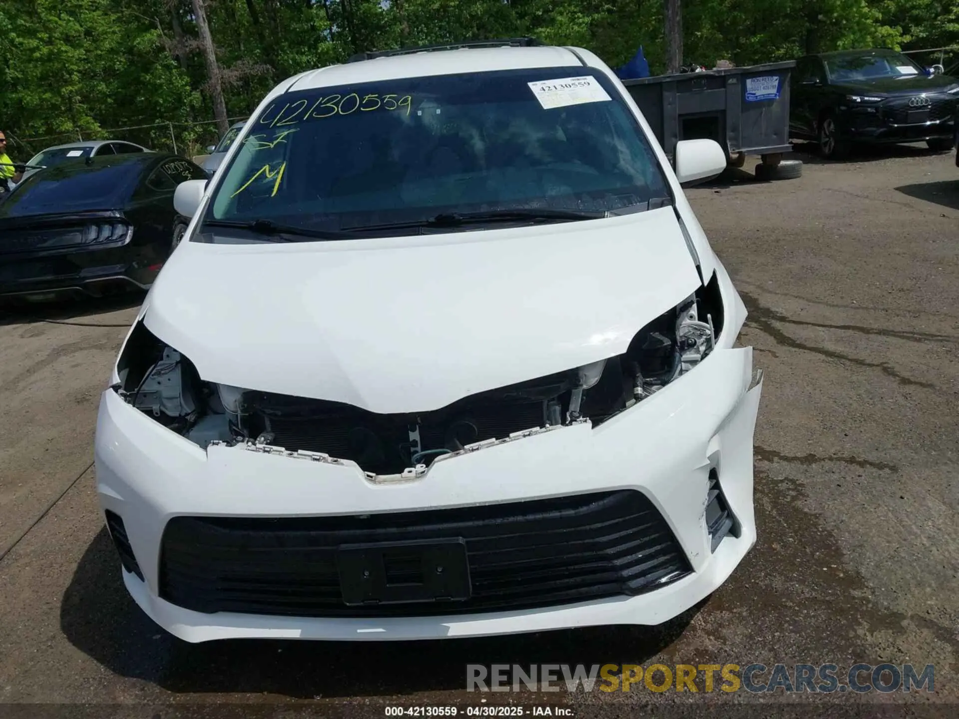 13 Photograph of a damaged car 5TDKZ3DC9LS041880 TOYOTA SIENNA 2020