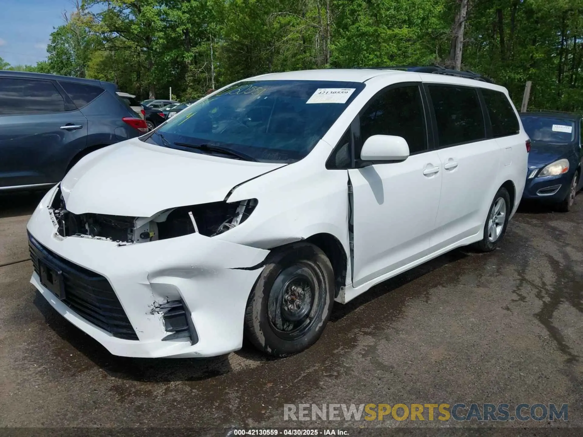 2 Photograph of a damaged car 5TDKZ3DC9LS041880 TOYOTA SIENNA 2020