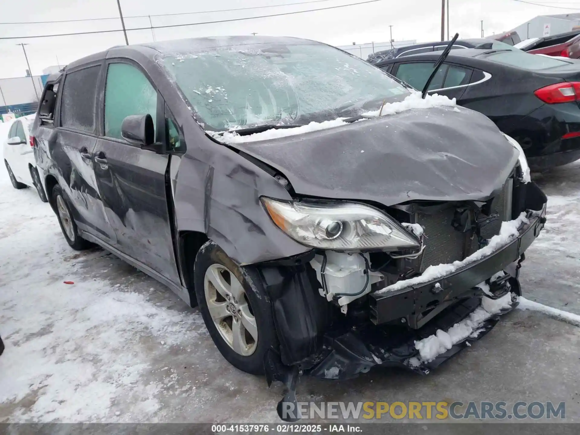 1 Photograph of a damaged car 5TDKZ3DC9LS077763 TOYOTA SIENNA 2020