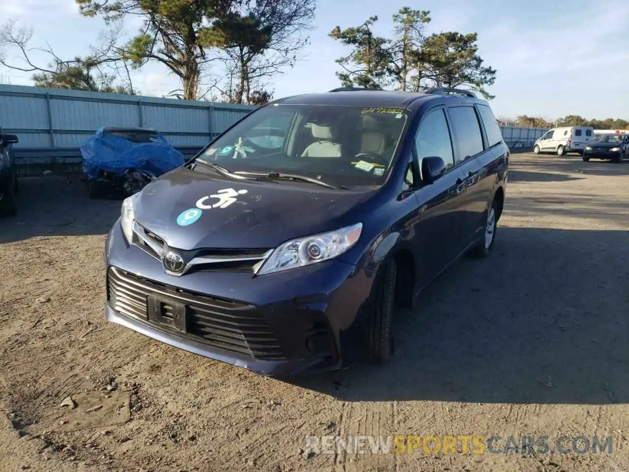 2 Photograph of a damaged car 5TDKZ3DC9LS079108 TOYOTA SIENNA 2020