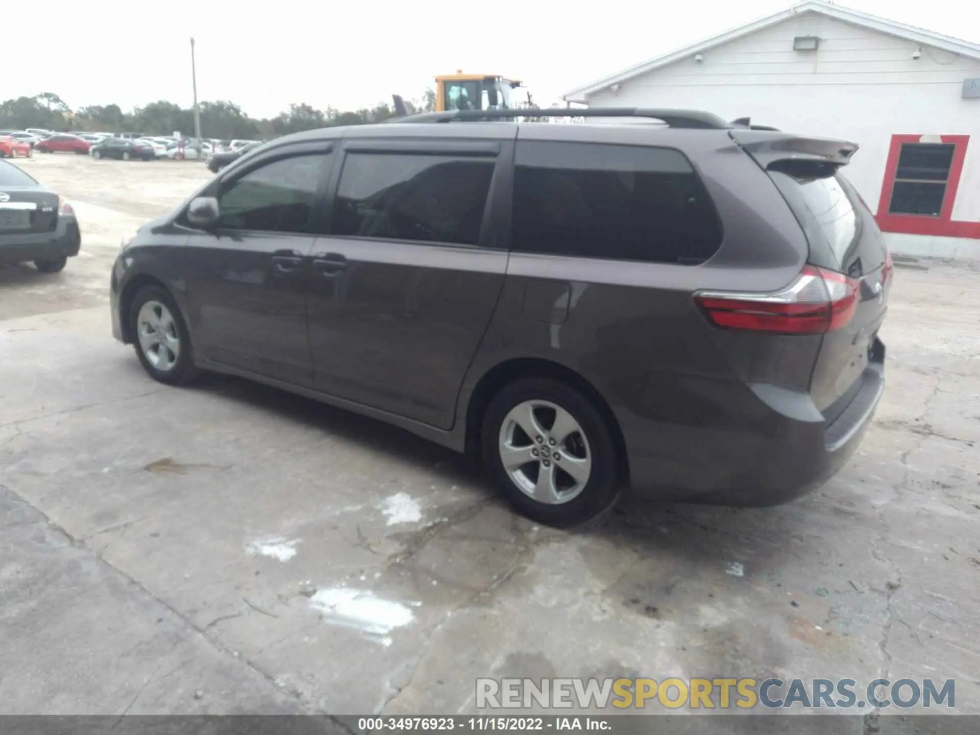 3 Photograph of a damaged car 5TDKZ3DCXLS023808 TOYOTA SIENNA 2020