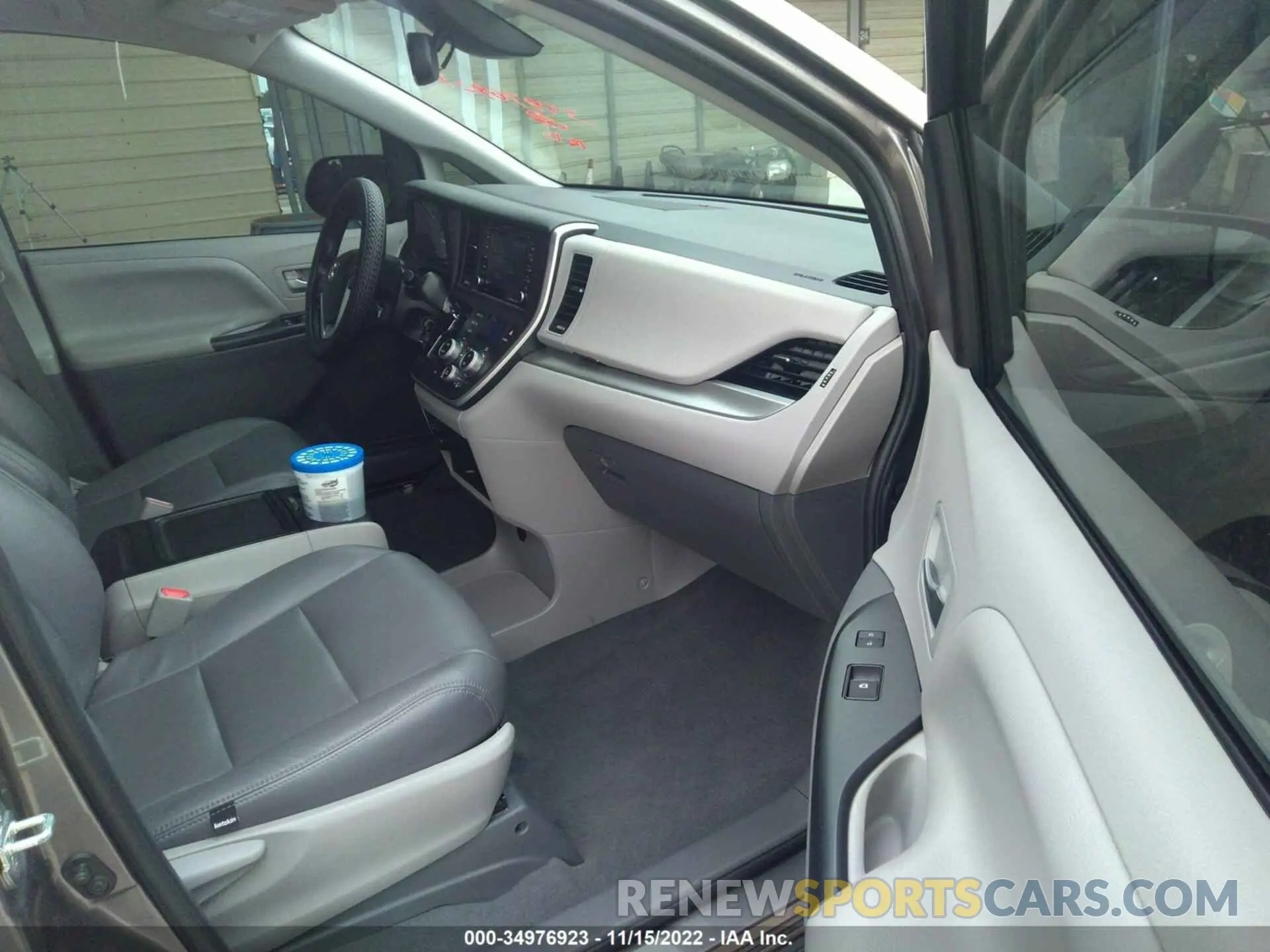 5 Photograph of a damaged car 5TDKZ3DCXLS023808 TOYOTA SIENNA 2020