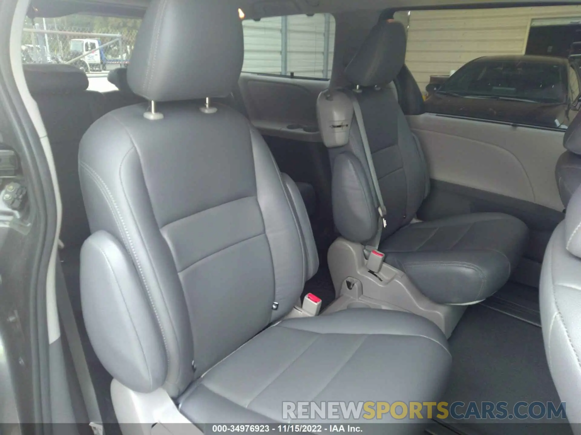 8 Photograph of a damaged car 5TDKZ3DCXLS023808 TOYOTA SIENNA 2020