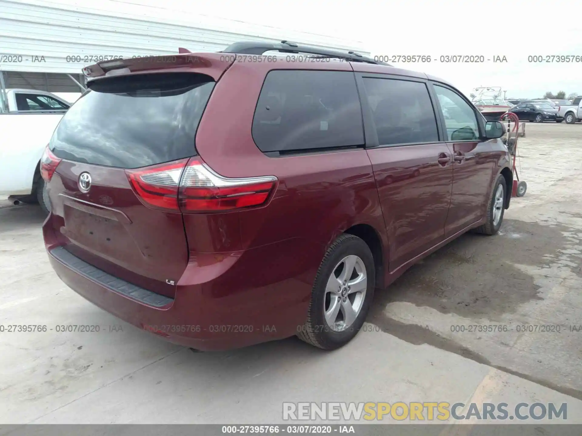 4 Photograph of a damaged car 5TDKZ3DCXLS038633 TOYOTA SIENNA 2020