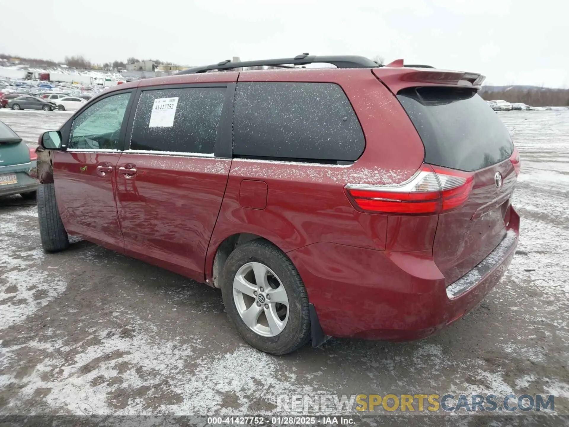 3 Photograph of a damaged car 5TDKZ3DCXLS053763 TOYOTA SIENNA 2020