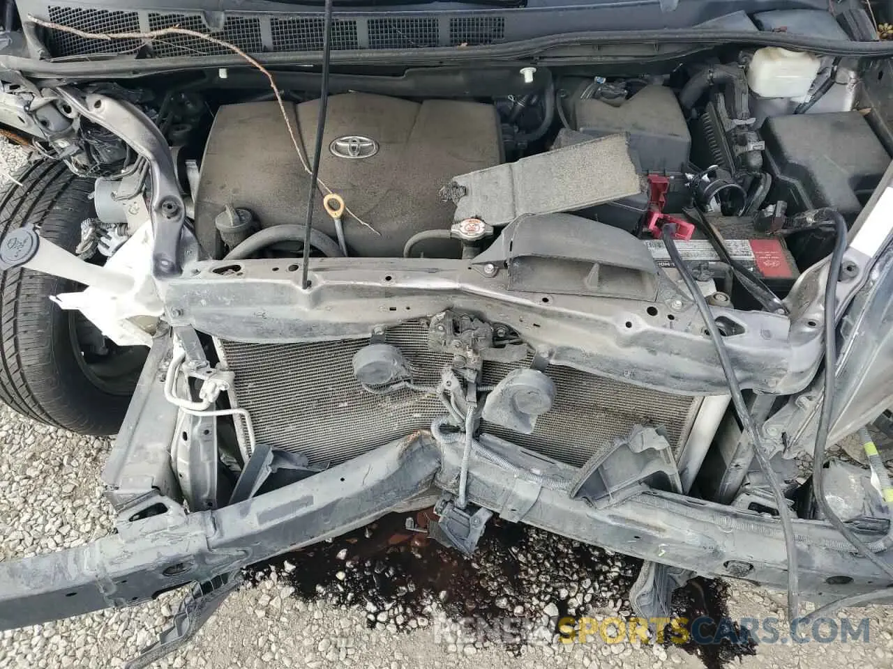 12 Photograph of a damaged car 5TDXZ3DC0LS062302 TOYOTA SIENNA 2020