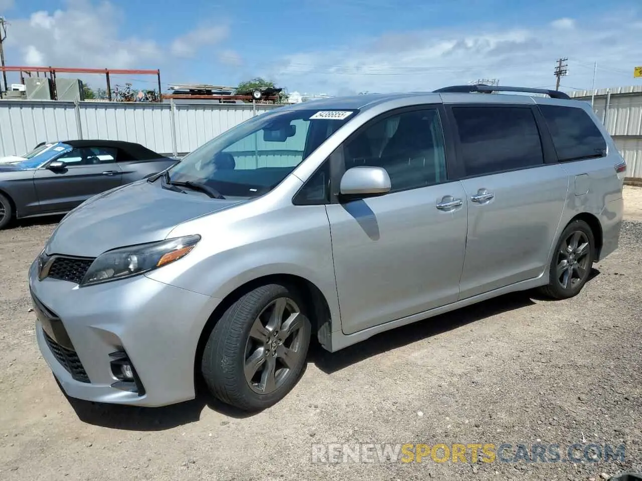 1 Photograph of a damaged car 5TDXZ3DC0LS064082 TOYOTA SIENNA 2020