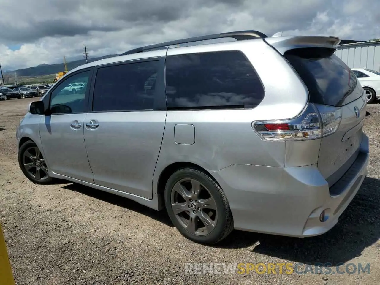 2 Photograph of a damaged car 5TDXZ3DC0LS064082 TOYOTA SIENNA 2020