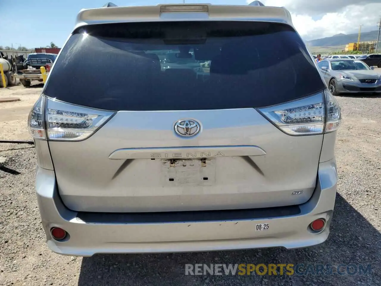 6 Photograph of a damaged car 5TDXZ3DC0LS064082 TOYOTA SIENNA 2020