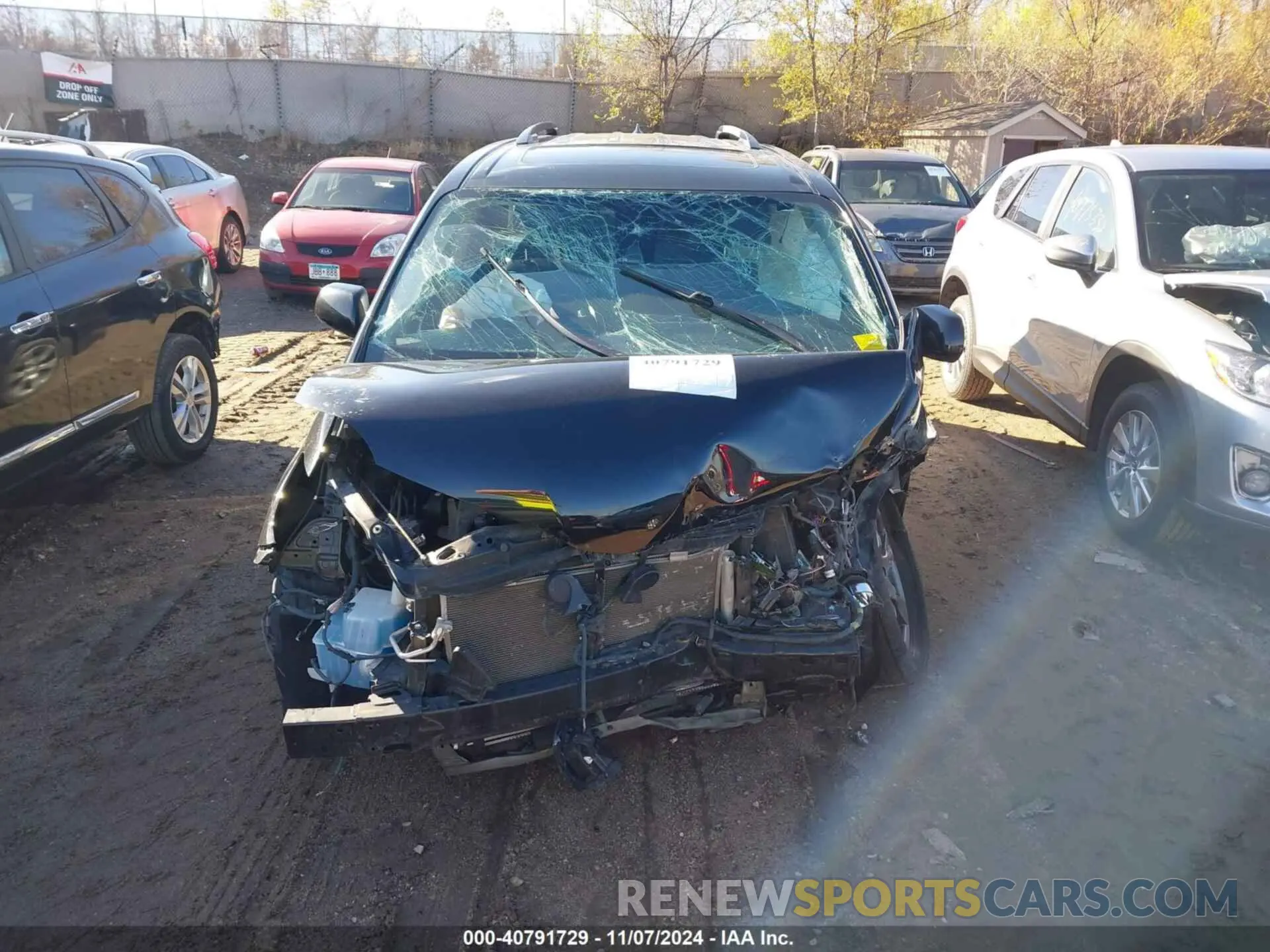 11 Photograph of a damaged car 5TDXZ3DC2LS085788 TOYOTA SIENNA 2020
