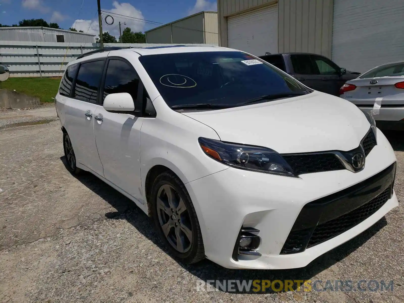 1 Photograph of a damaged car 5TDXZ3DC4LS023227 TOYOTA SIENNA 2020