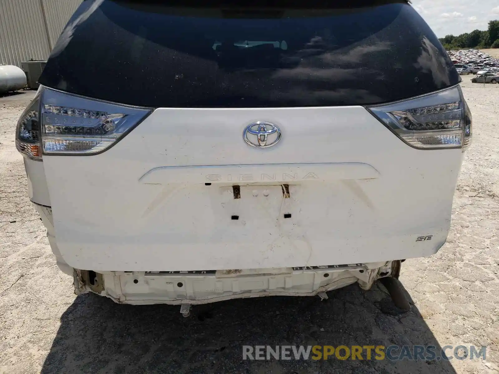 9 Photograph of a damaged car 5TDXZ3DC4LS023227 TOYOTA SIENNA 2020