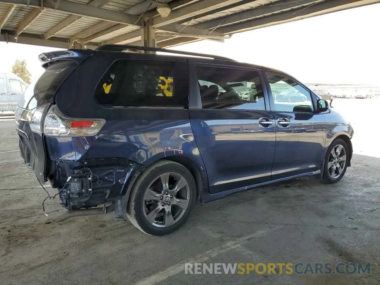 3 Photograph of a damaged car 5TDXZ3DC4LS034373 TOYOTA SIENNA 2020
