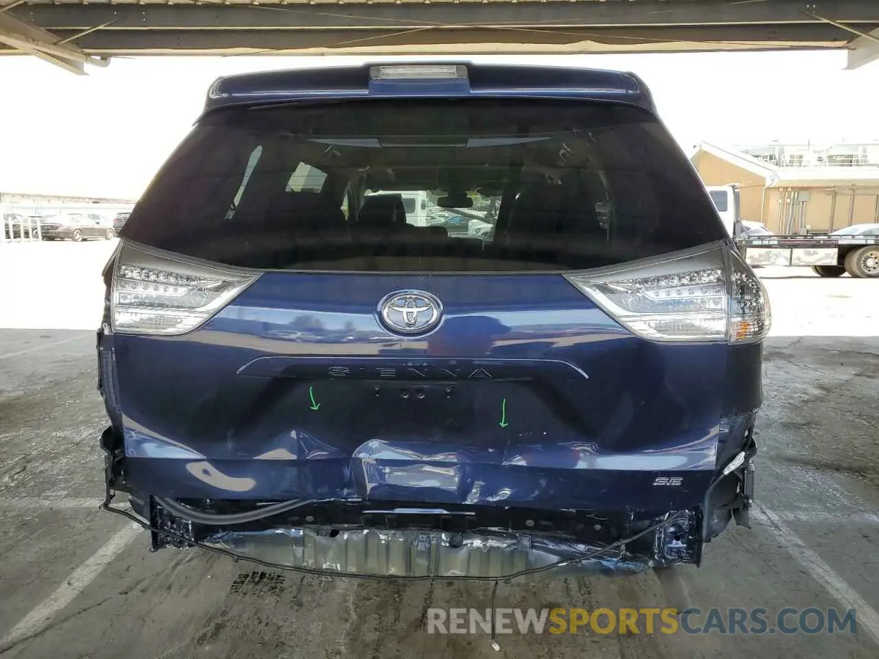 6 Photograph of a damaged car 5TDXZ3DC4LS034373 TOYOTA SIENNA 2020