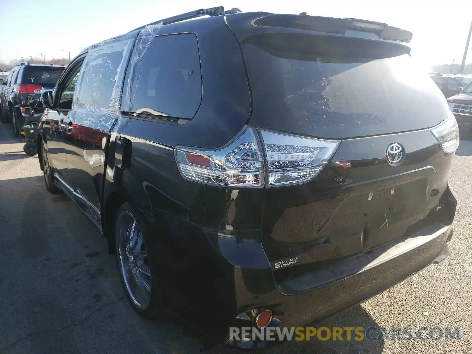 3 Photograph of a damaged car 5TDXZ3DC5LS023835 TOYOTA SIENNA 2020