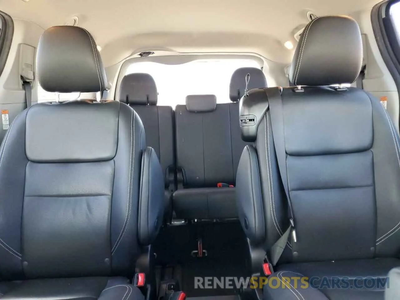 10 Photograph of a damaged car 5TDXZ3DC6LS035136 TOYOTA SIENNA 2020