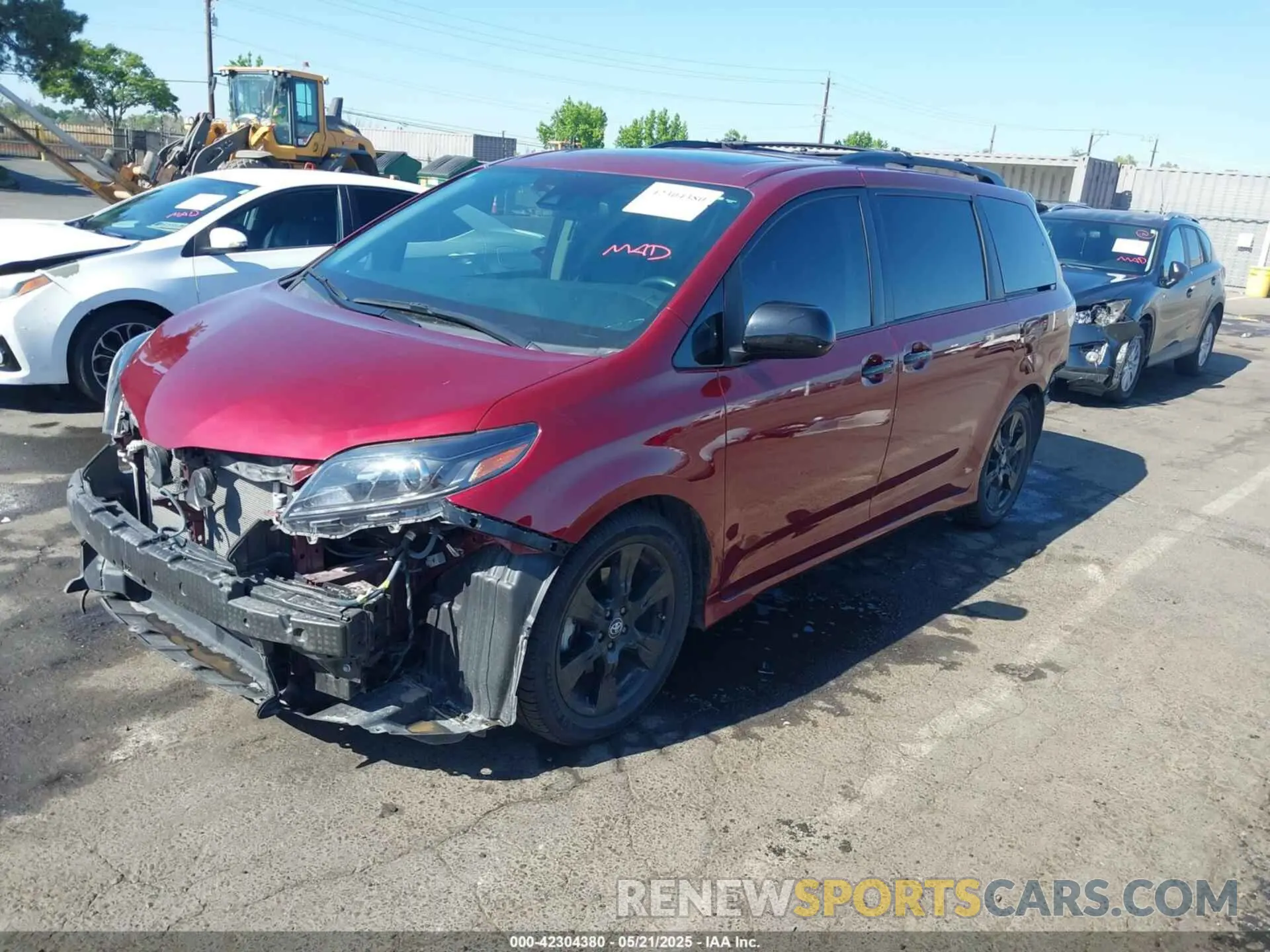 2 Photograph of a damaged car 5TDXZ3DC8LS053685 TOYOTA SIENNA 2020