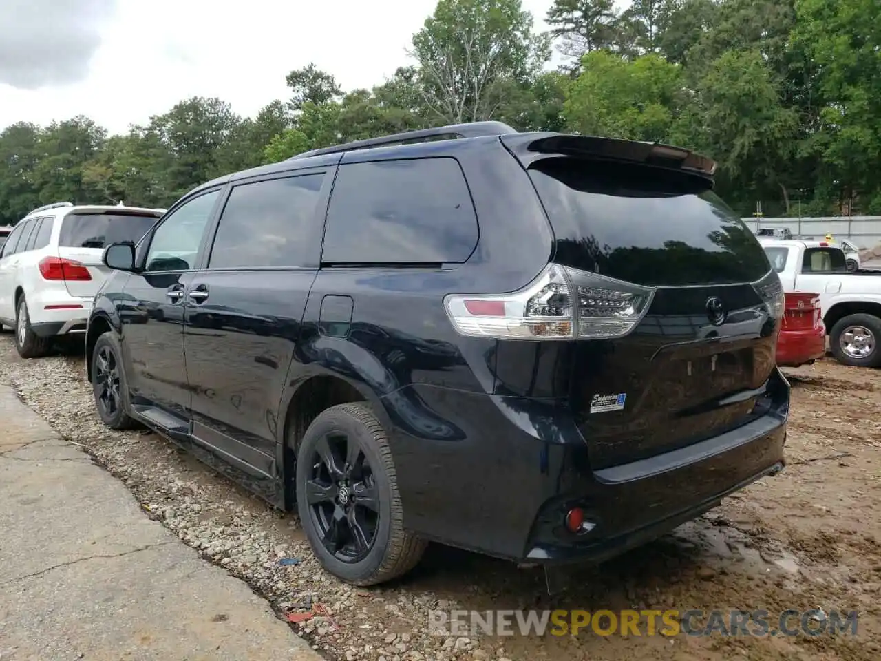 3 Photograph of a damaged car 5TDXZ3DC8LS083933 TOYOTA SIENNA 2020