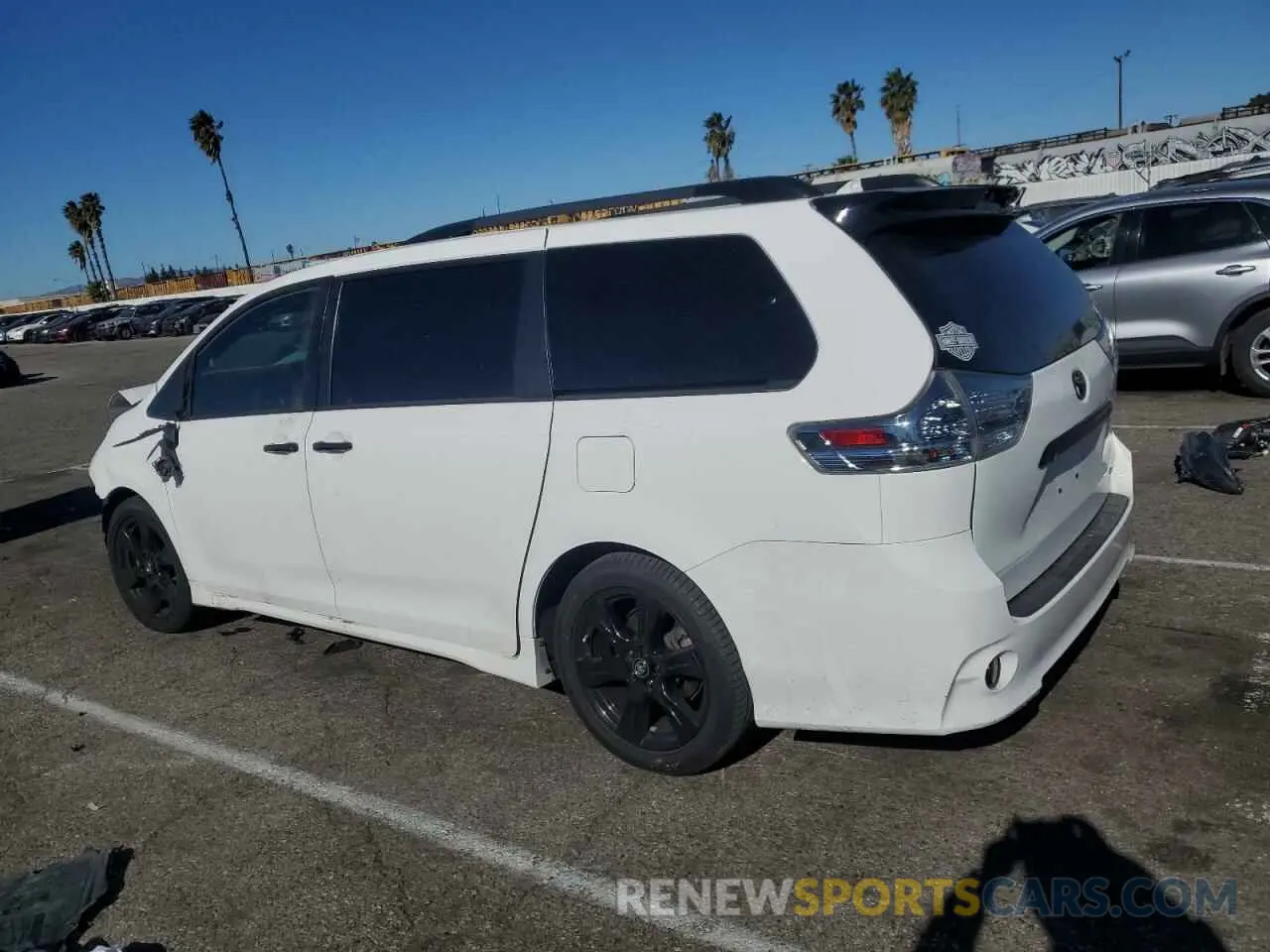 2 Photograph of a damaged car 5TDXZ3DC9LS030514 TOYOTA SIENNA 2020