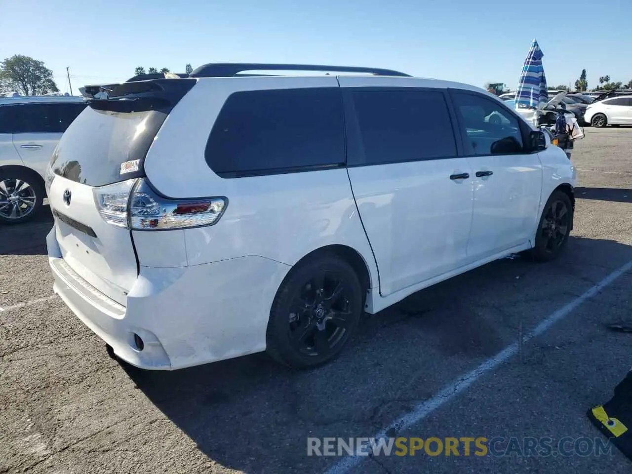 3 Photograph of a damaged car 5TDXZ3DC9LS030514 TOYOTA SIENNA 2020