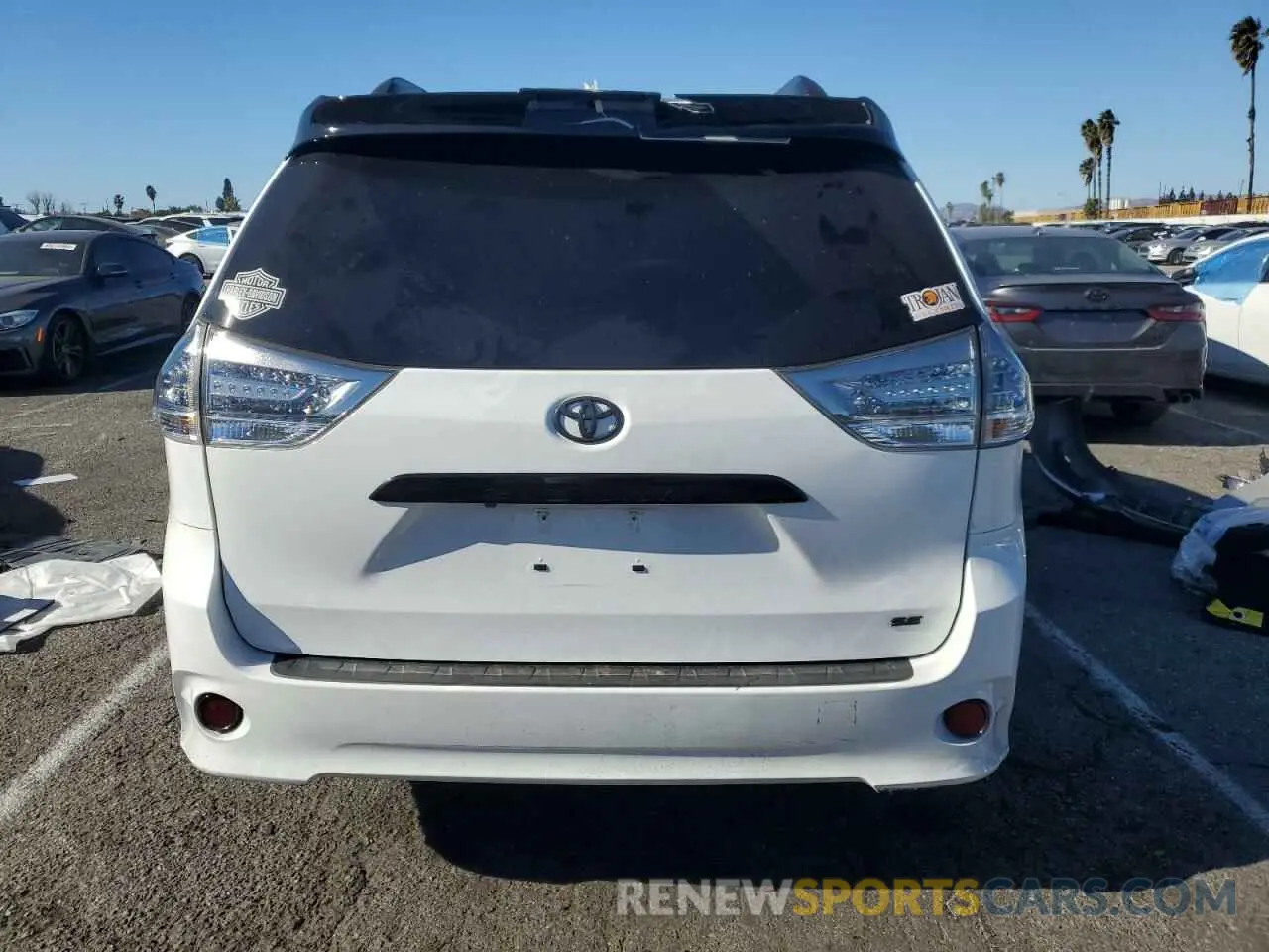 6 Photograph of a damaged car 5TDXZ3DC9LS030514 TOYOTA SIENNA 2020