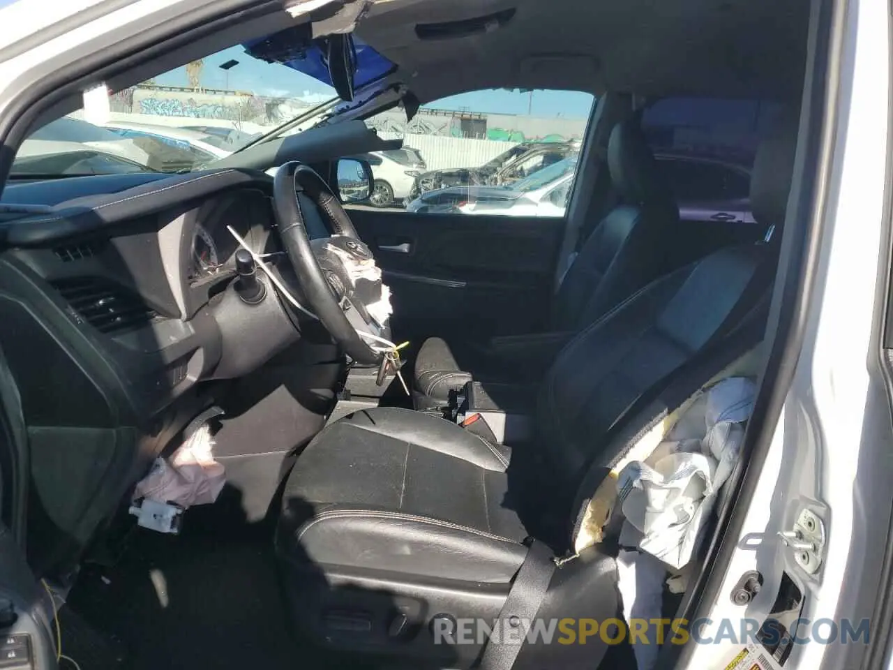 7 Photograph of a damaged car 5TDXZ3DC9LS030514 TOYOTA SIENNA 2020
