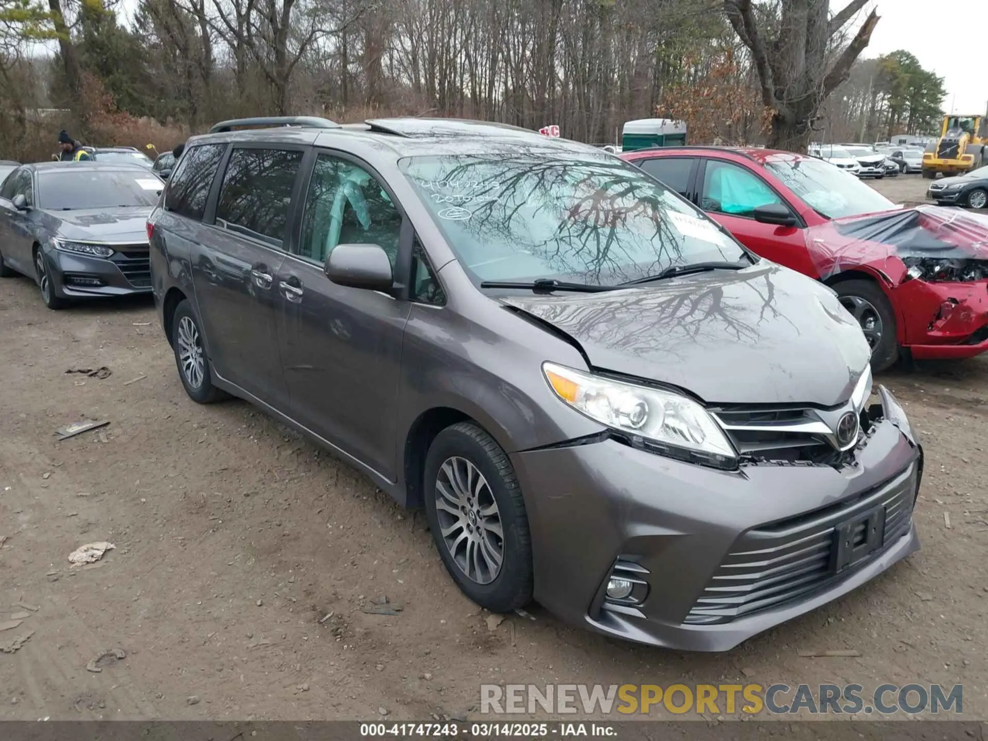 1 Photograph of a damaged car 5TDYZ3DC0LS024542 TOYOTA SIENNA 2020