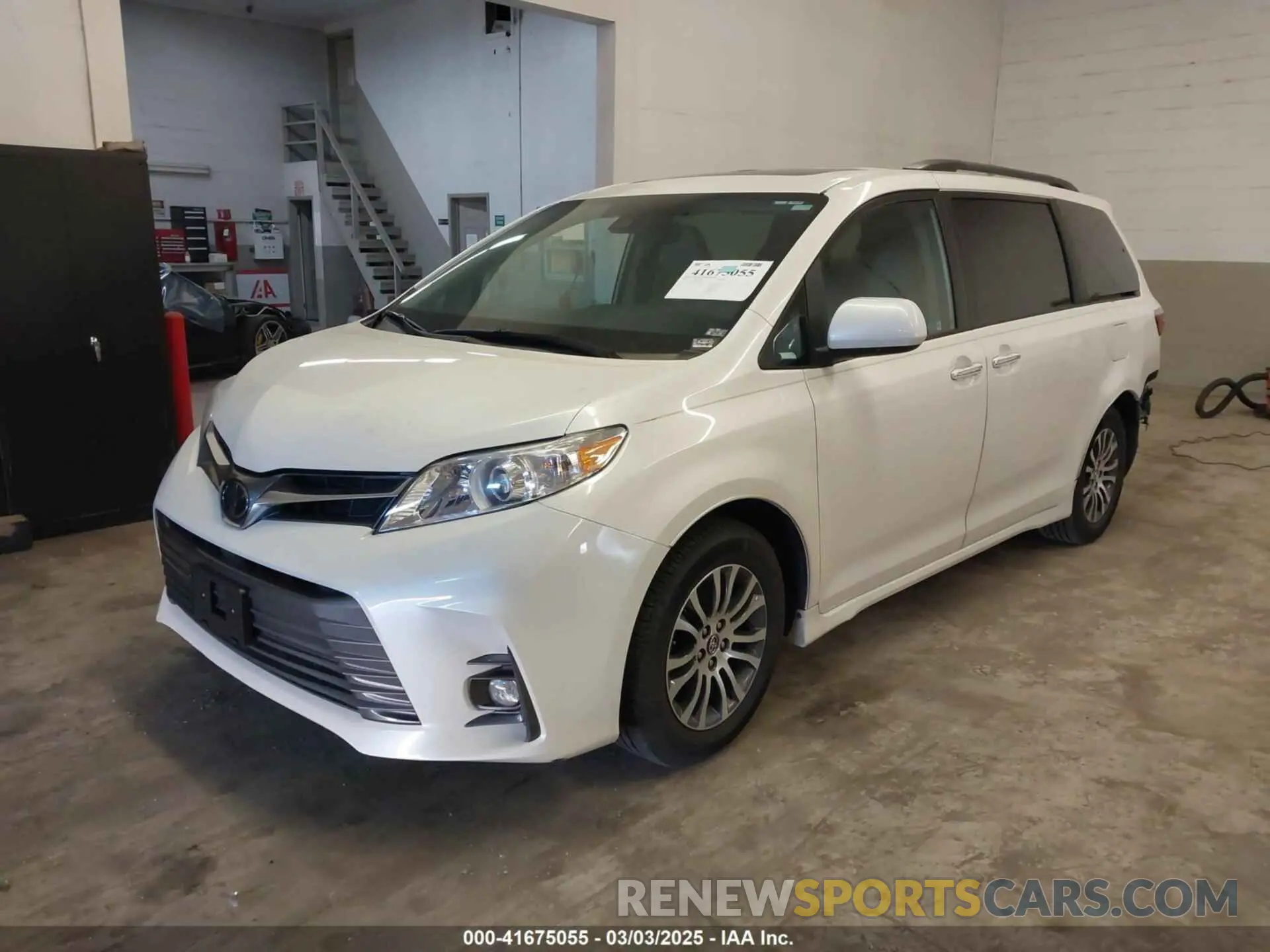 2 Photograph of a damaged car 5TDYZ3DC0LS025013 TOYOTA SIENNA 2020