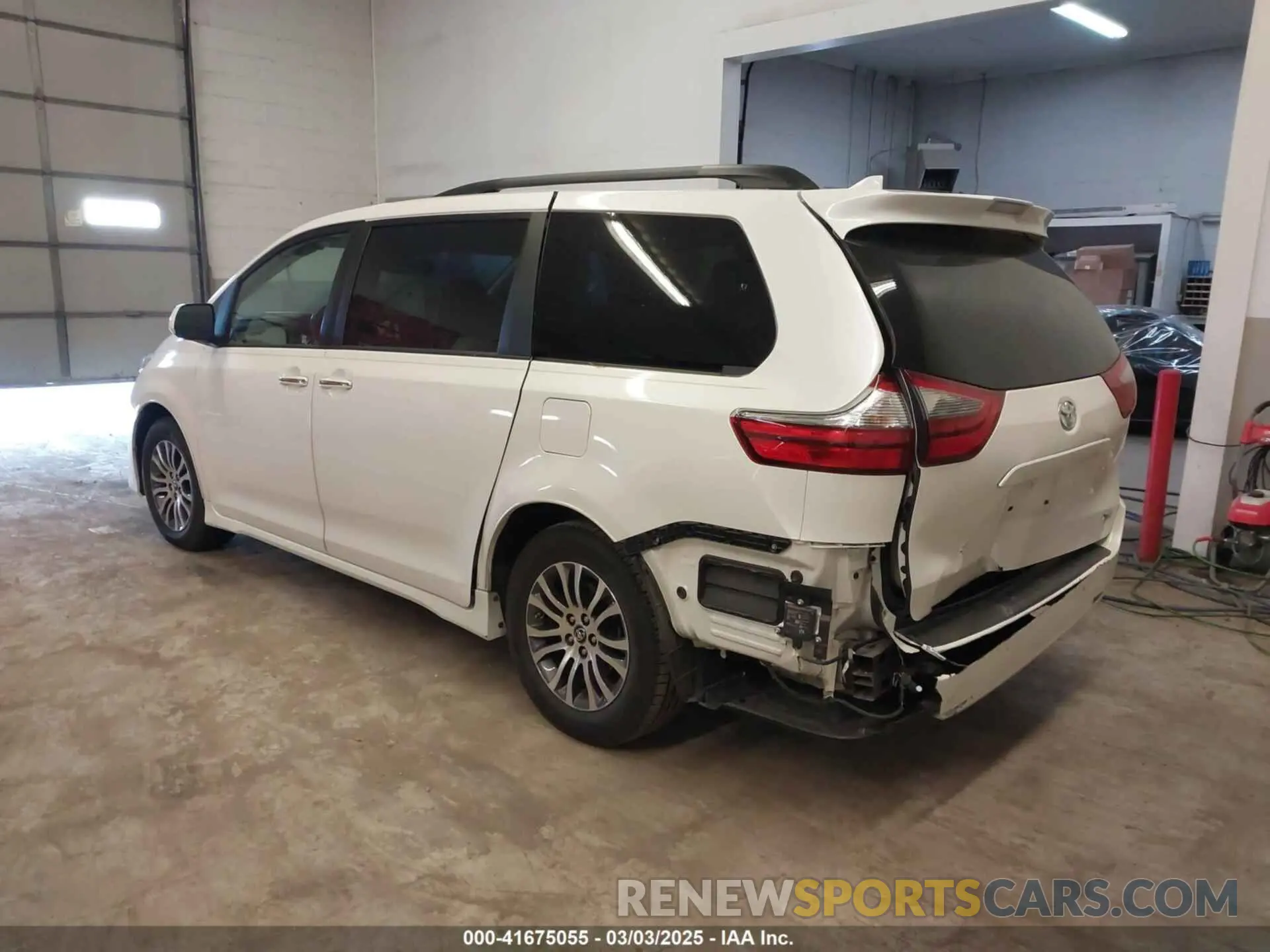 3 Photograph of a damaged car 5TDYZ3DC0LS025013 TOYOTA SIENNA 2020