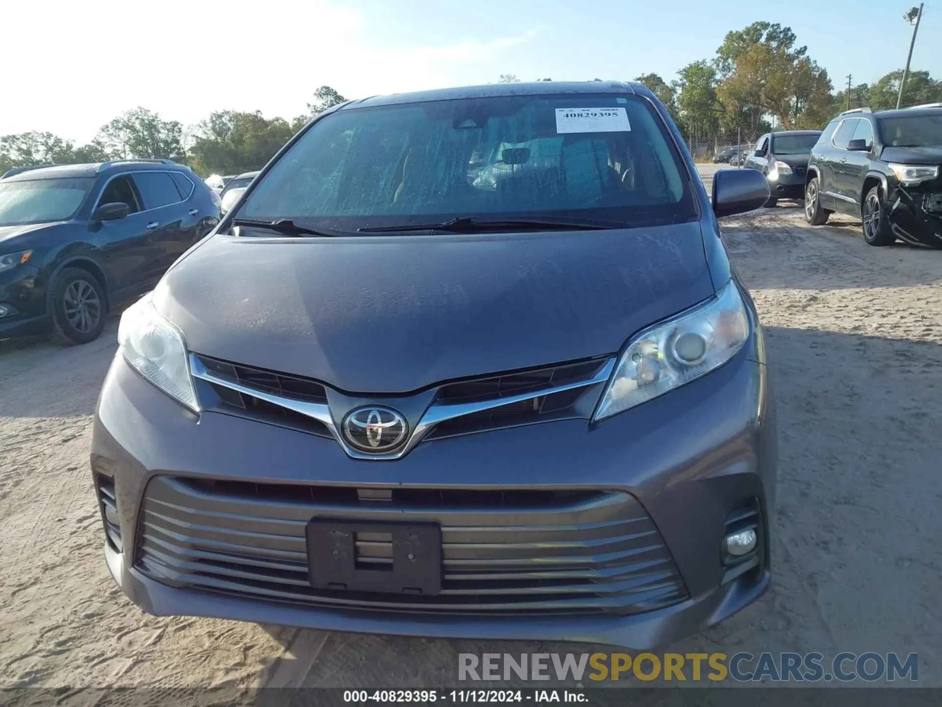 12 Photograph of a damaged car 5TDYZ3DC0LS058657 TOYOTA SIENNA 2020