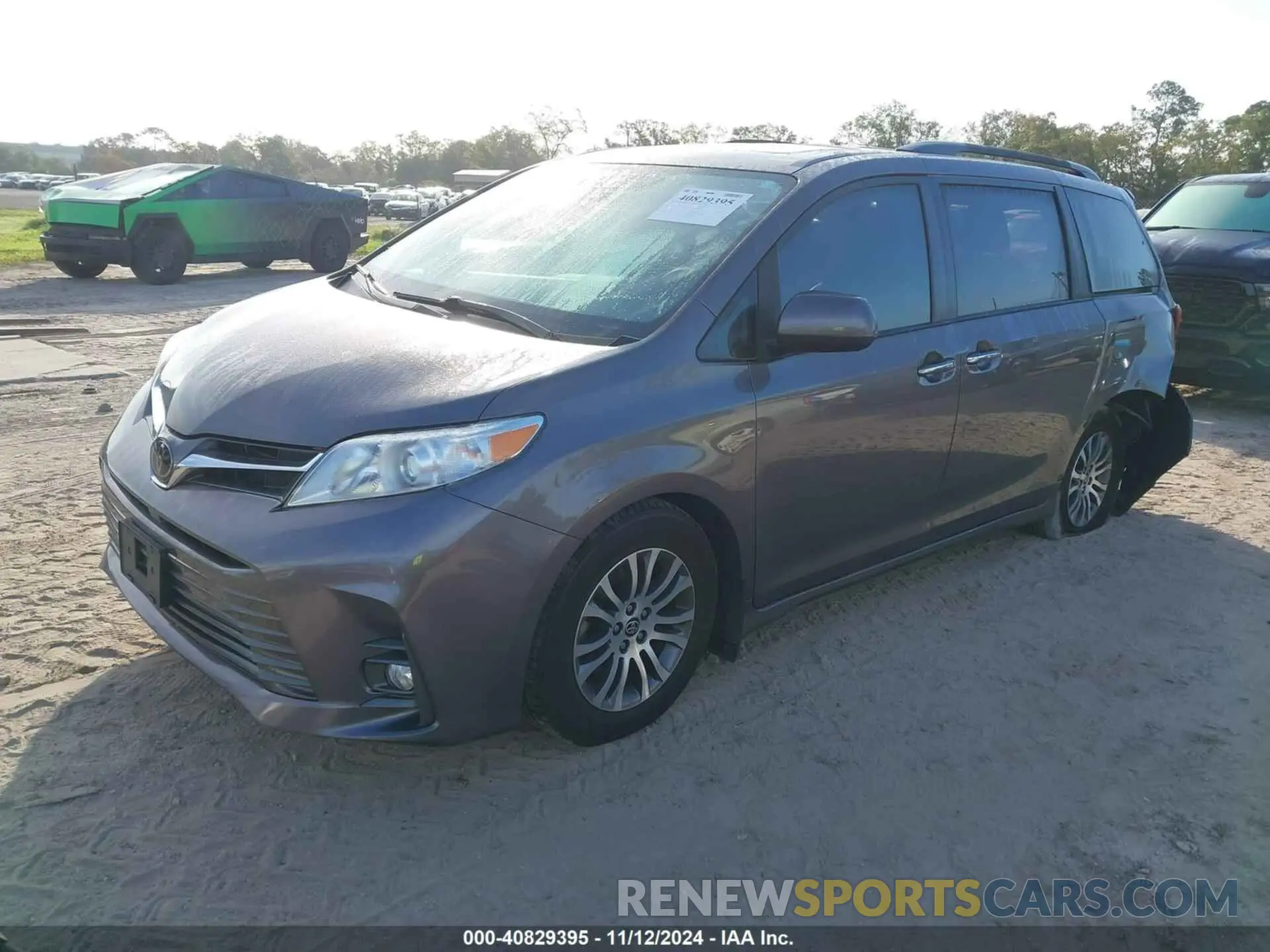 2 Photograph of a damaged car 5TDYZ3DC0LS058657 TOYOTA SIENNA 2020