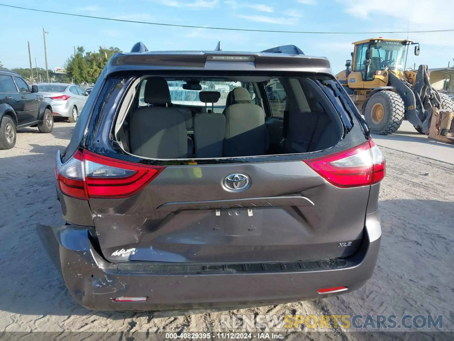 6 Photograph of a damaged car 5TDYZ3DC0LS058657 TOYOTA SIENNA 2020