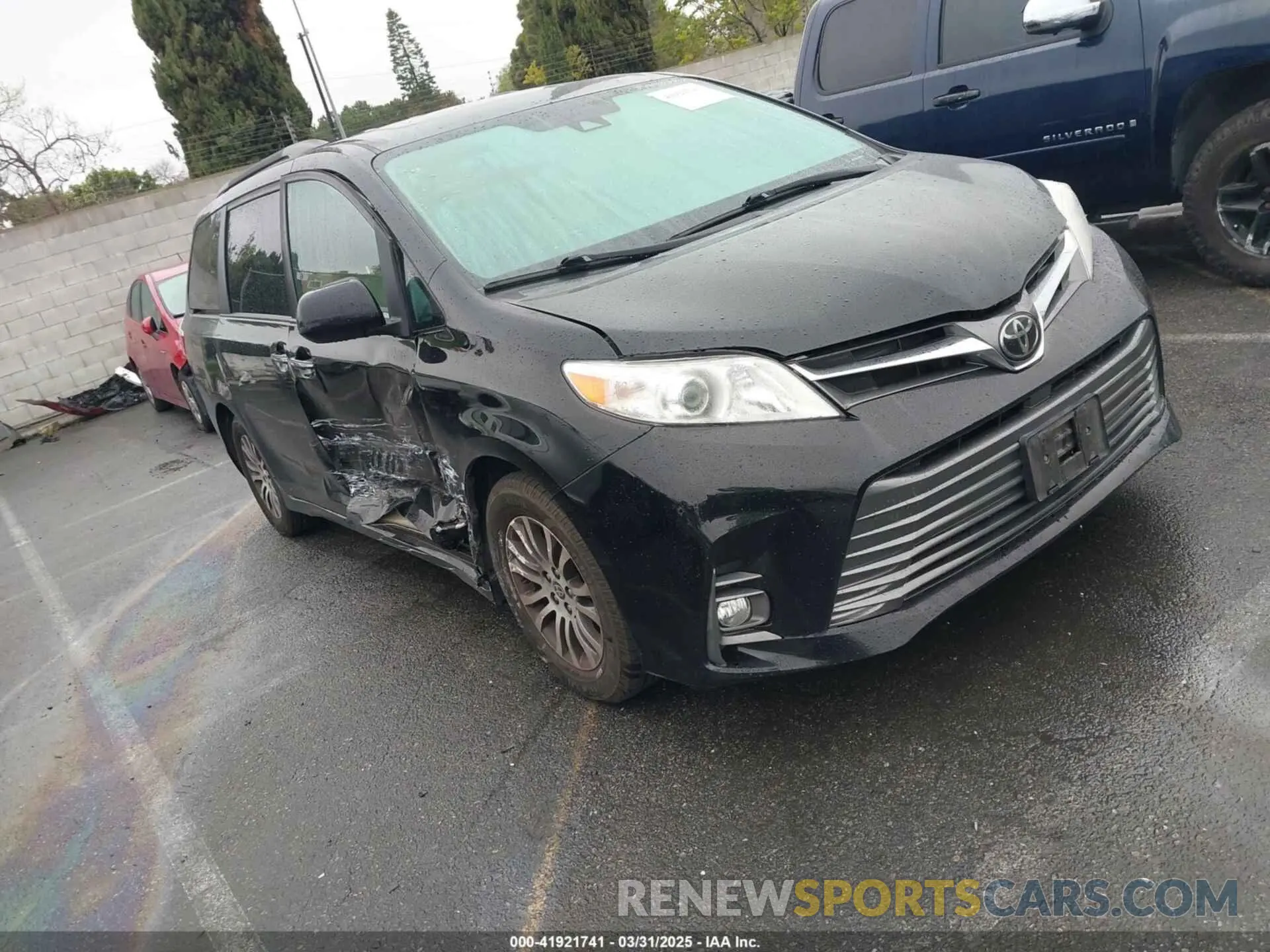 1 Photograph of a damaged car 5TDYZ3DC0LS068251 TOYOTA SIENNA 2020