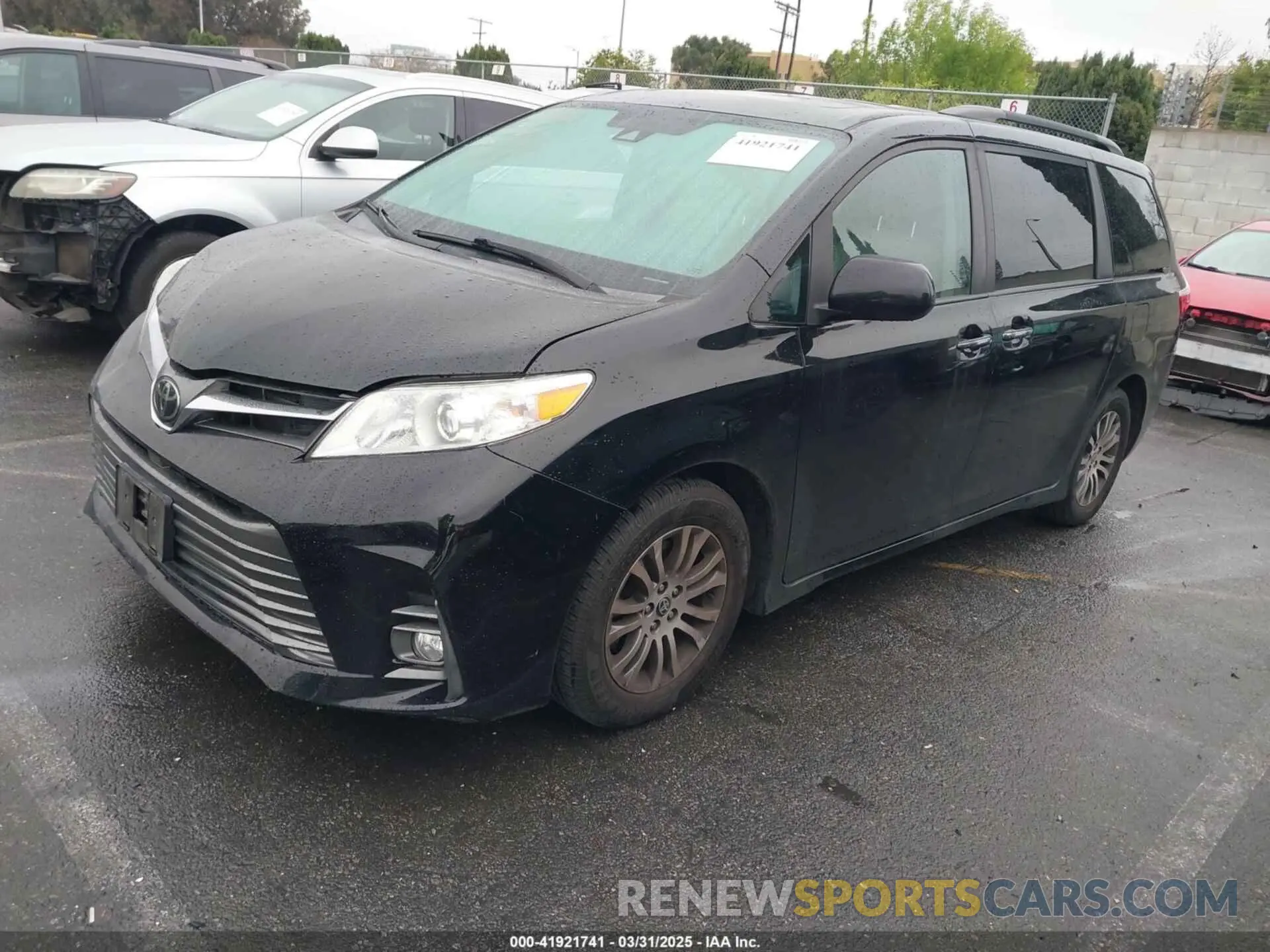 2 Photograph of a damaged car 5TDYZ3DC0LS068251 TOYOTA SIENNA 2020