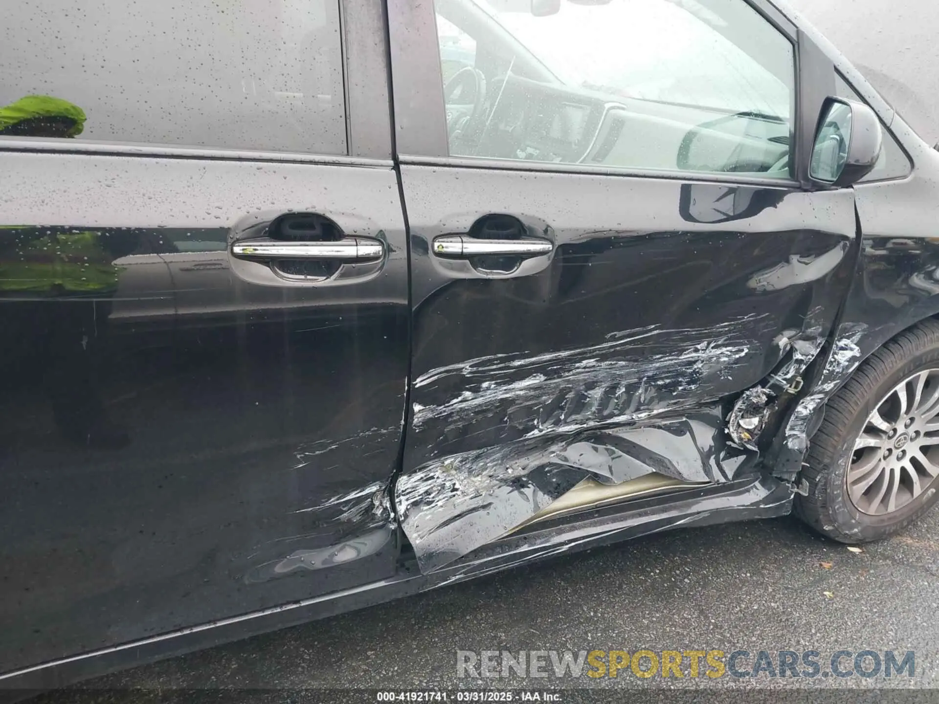 6 Photograph of a damaged car 5TDYZ3DC0LS068251 TOYOTA SIENNA 2020