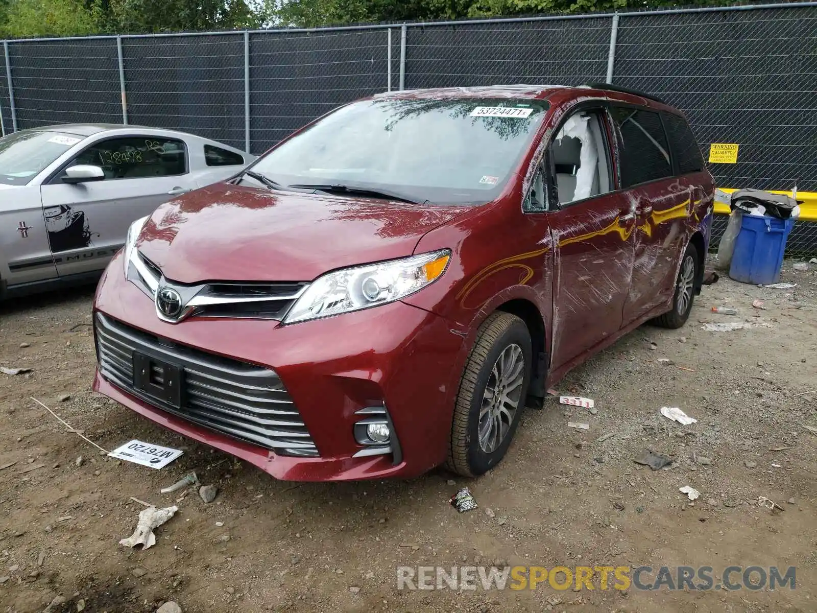 2 Photograph of a damaged car 5TDYZ3DC0LS083901 TOYOTA SIENNA 2020