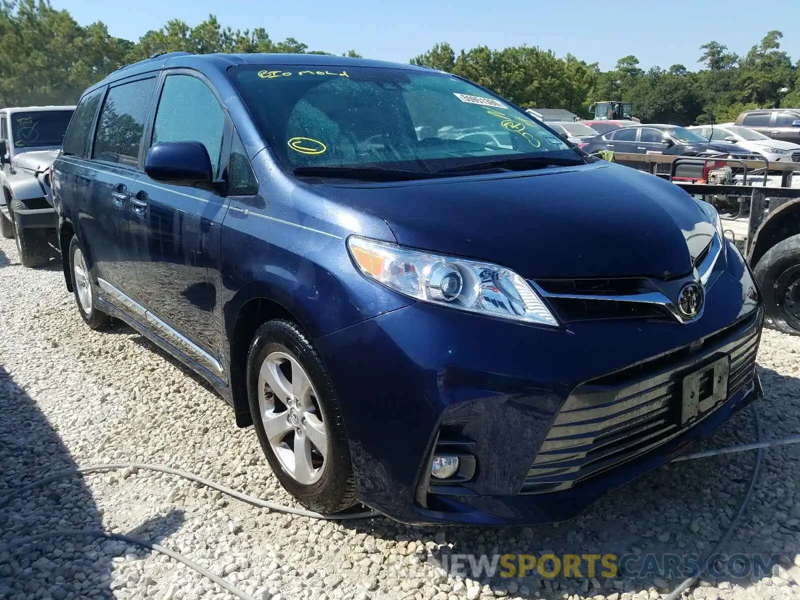 1 Photograph of a damaged car 5TDYZ3DC1LS030544 TOYOTA SIENNA 2020